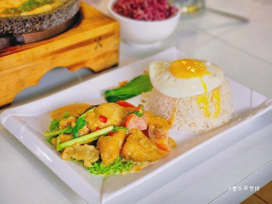 Photo of Young Sanna Mee (Kota Kinabalu) - Kota Kinabalu, Sabah, Malaysia