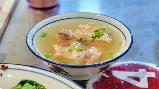 Photo of 亚燕 AH YEN SANDAKAN TRADITIONAL FRIED PORK KUEY TEOW (SINCE 1940) SURIA - Kota Kinabalu, Sabah, Malaysia