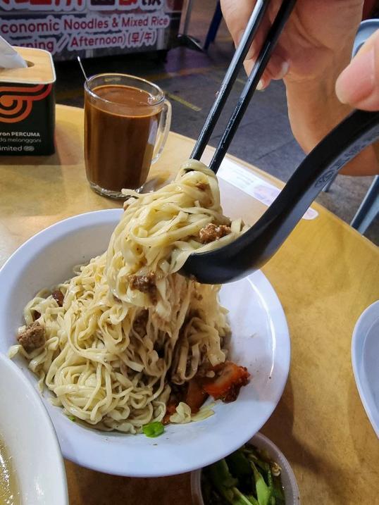 Photo of Auntie Jun’s Marudi Mee Kolo 阿Jun姨马鲁帝干捞面 - Kota Kinabalu, Sabah, Malaysia