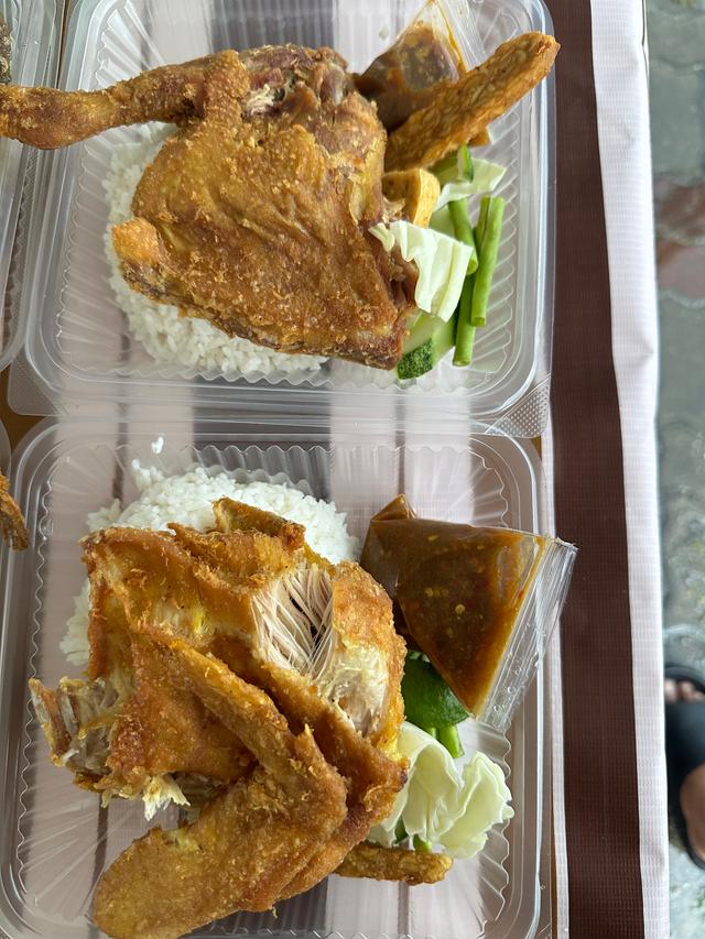 Photo of Gerai Ayam Penyet Kak Yah - Johor Bahru, Johor, Malaysia